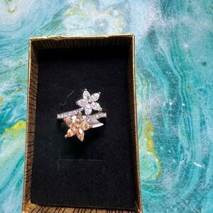 Elegant Floral Silver and Gold Ring